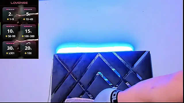 ArnoldSexy  online show from 10-22-25, 05:56