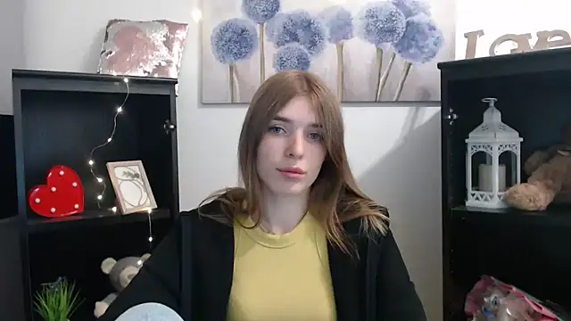 Snapshot of JuiceLips__ chatting on 10-08-25, 01:12 JuiceLips online show from 10-08-25, 01:12