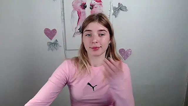 JuiceLips   online show from 12-18-25, 08:45