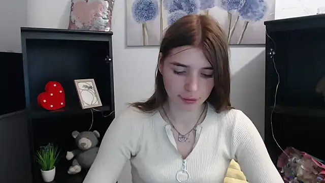 JuiceLips   online show from 10-27-25, 03:57