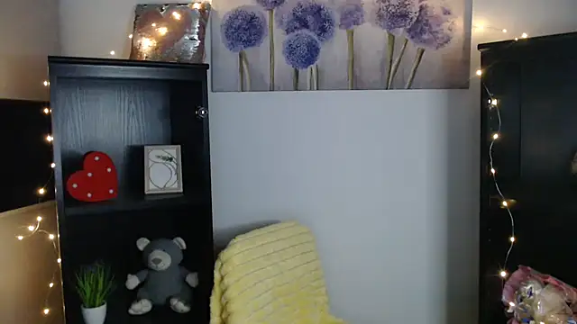 JuiceLips   online show from 11-20-25, 09:43