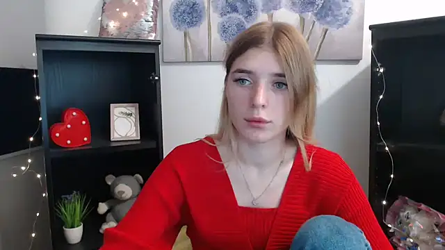 JuiceLips   online show from 11-24-25, 05:02