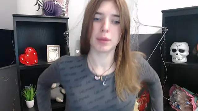 JuiceLips   online show from 11-11-25, 02:45