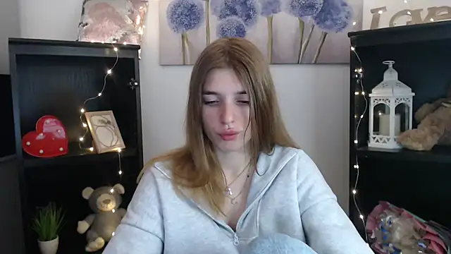Snapshot of JuiceLips__ chatting on 10-09-25, 09:21 JuiceLips online show from 10-09-25, 09:21