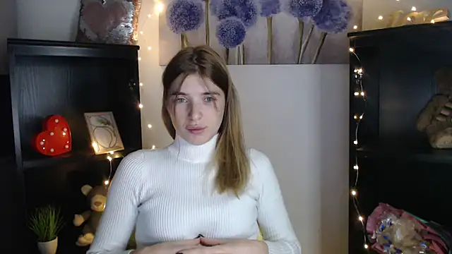 Snapshot of JuiceLips__ chatting on 10-21-25, 12:04 JuiceLips online show from 10-21-25, 12:04