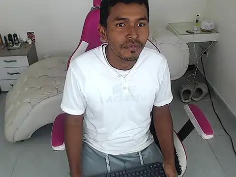 Snapshot of Adam_Morgan2 chatting on 07-07-26, 11:52 Adam Morgan2 online show from 07-07-26, 11:52