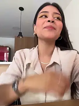 Snapshot of CatadeLuca chatting on 03-04-26, 03:42 CatadeLuca online show from 03-04-26, 03:42