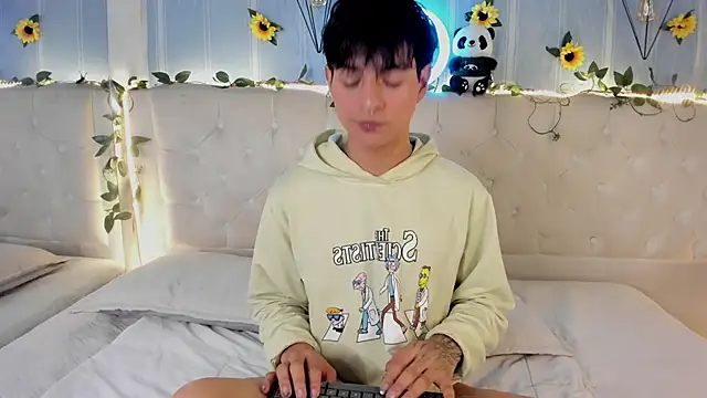 AleAurarashi online show from 12-01-25, 04:57