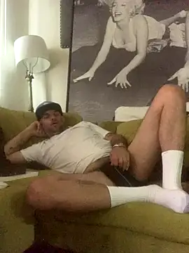 Snapshot of Hothotboyg chatting on 10-10-25, 05:36 Hothotboyg online show from 10-10-25, 05:36