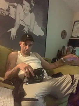 Hothotboyg online show from 10-23-25, 12:37