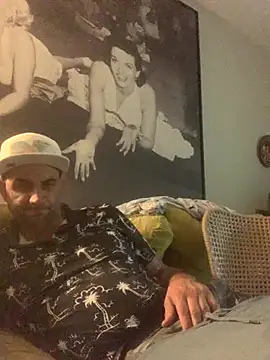 Hothotboyg online show from 10-30-25, 07:50