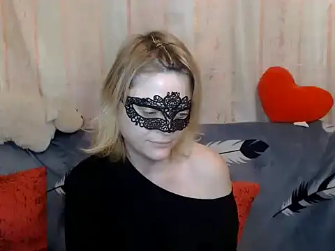 Miss Nona online show from 11-17-25, 04:16