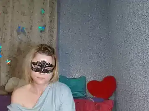 Miss Nona online show from 10-28-25, 06:51