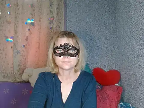 Snapshot of Miss_Nona chatting on 10-23-25, 11:42 Miss Nona online show from 10-23-25, 11:42