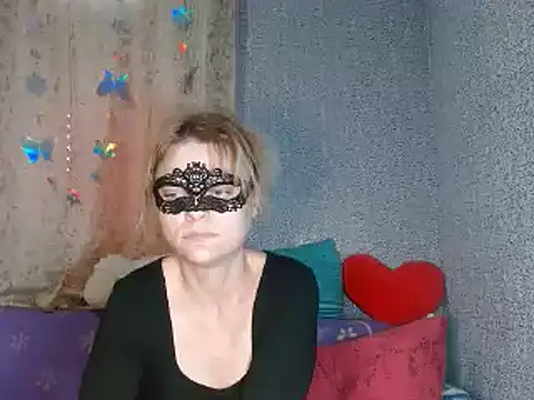 Snapshot of Miss_Nona chatting on 10-21-25, 12:15 Miss Nona online show from 10-21-25, 12:15