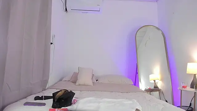 elzafuentes1 online show from 10-29-25, 07:57