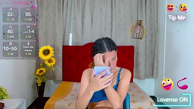 luisa  torres online show from 11-16-25, 03:11