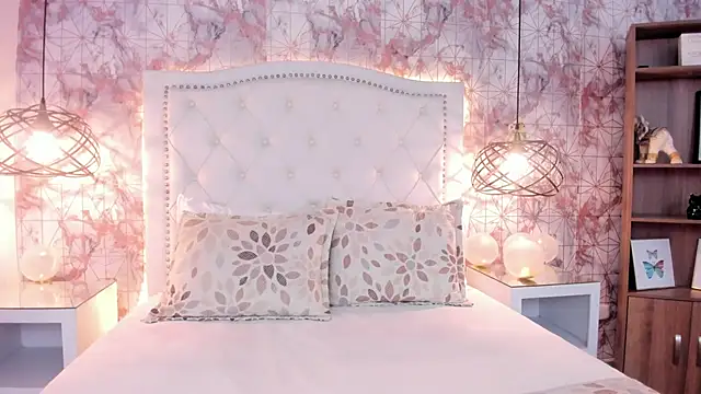 Snapshot of ScarletMore chatting on 02-12-26, 01:00 ScarletMore online show from 02-12-26, 01:00