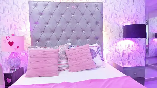 Snapshot of ScarletMore chatting on 02-14-26, 01:11 ScarletMore online show from 02-14-26, 01:11