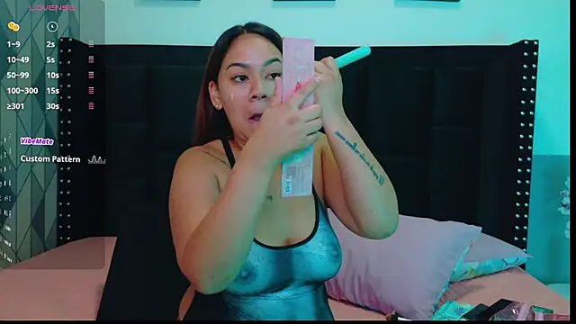 mamaneedsfun online show from 09-18-25, 01:03