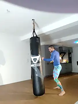 Snapshot of EyesNeverLies chatting on 10-11-25, 10:55 EyesNeverLies online show from 10-11-25, 10:55