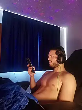 Snapshot of EyesNeverLies chatting on 12-01-25, 10:49 EyesNeverLies online show from 12-01-25, 10:49