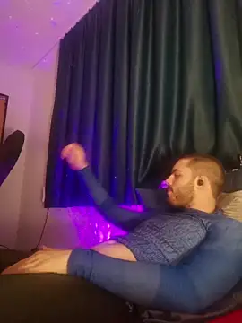 Snapshot of EyesNeverLies chatting on 03-03-26, 10:39 EyesNeverLies online show from 03-03-26, 10:39