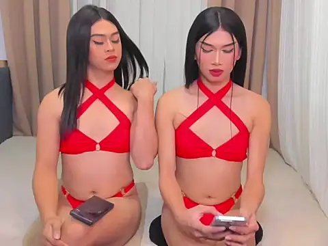 Snapshot of MaxCollins chatting on 01-17-26, 05:27 MaxCollins online show from 01-17-26, 05:27