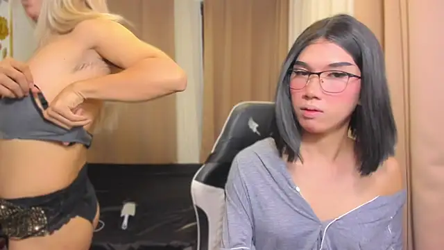 MaxCollins online show from 12-18-25, 08:01