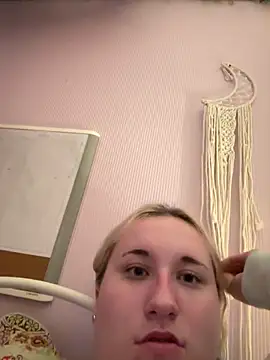 Snapshot of imawhorenslut19 chatting on 04-10-26, 03:35 imawhorenslut19 online show from 04-10-26, 03:35