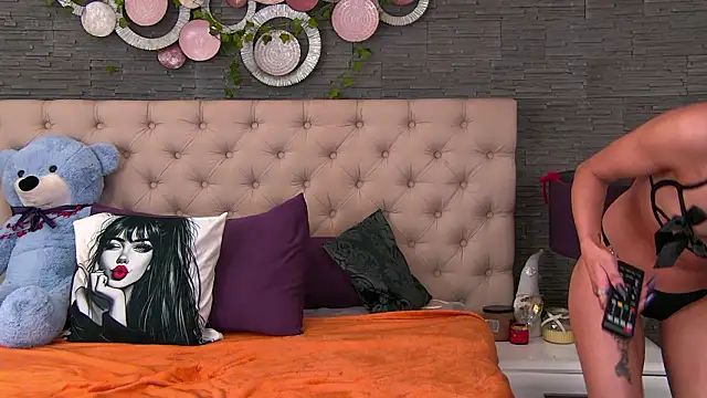 VannyFoxx online show from 03-27-26, 03:24