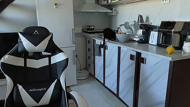 RyanStorm  online show from 11-04-25, 01:59