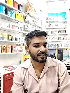 Snapshot of avi007p chatting on 10-19-25, 01:03 avi007p online show from 10-19-25, 01:03