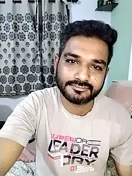 Snapshot of avi007p chatting on 10-17-25, 07:59 avi007p online show from 10-17-25, 07:59