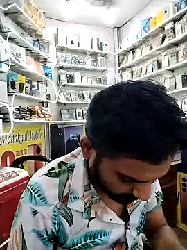 Snapshot of avi007p chatting on 09-23-25, 11:28 avi007p online show from 09-23-25, 11:28