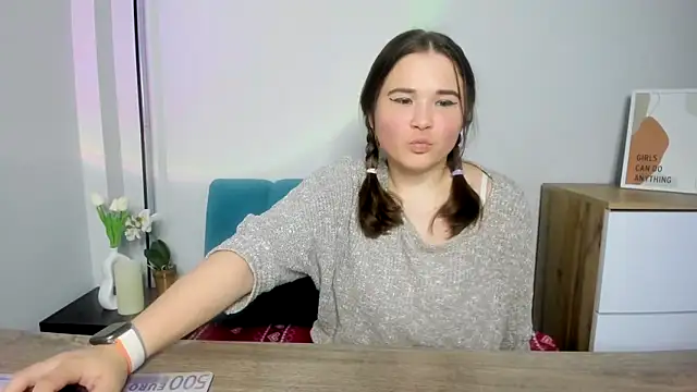 IsabellCharm online show from 10-17-25, 01:02