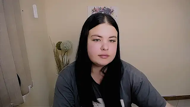 Snapshot of _Trisha_li chatting on 09-17-25, 01:02  Trisha li online show from 09-17-25, 01:02