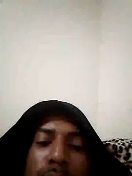 Snapshot of pau_pretro chatting on 10-19-25, 12:30 pau pretro online show from 10-19-25, 12:30