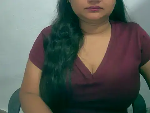 Saniya K online show from 10-28-25, 04:39