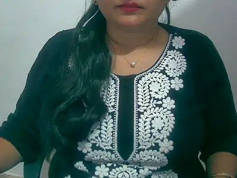 Saniya K online show from 11-21-25, 04:06