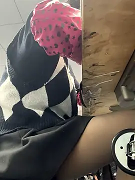 Snapshot of DHJM168 chatting on 01-19-26, 02:15 DHJM168 online show from 01-19-26, 02:15