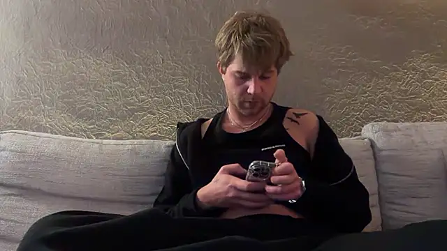 Snapshot of RioBlaze chatting on 03-12-26, 08:46 RioBlaze online show from 03-12-26, 08:46