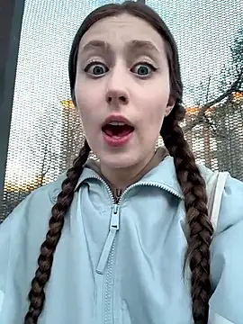 FroggyAnna online show from 04-20-26, 04:52