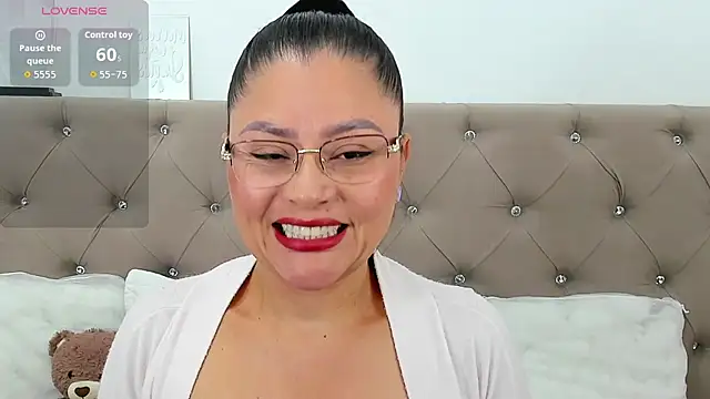 Snapshot of Isbettyche chatting on 09-30-25, 12:55 Isbettyche online show from 09-30-25, 12:55