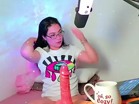 Snapshot of SofiKray chatting on 10-25-25, 02:22 SofiKray online show from 10-25-25, 02:22