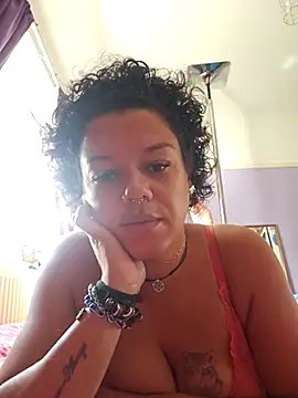 Snapshot of GoddessChantelle chatting on 09-16-25, 09:21 GoddessChantelle online show from 09-16-25, 09:21