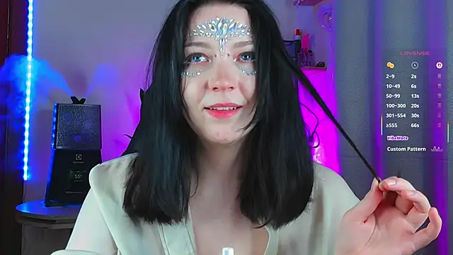 Liraras online show from 11-25-25, 03:01