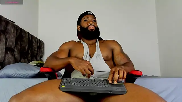 Snapshot of james_musclebbc chatting on 04-30-26, 04:25 james musclebbc online show from 04-30-26, 04:25