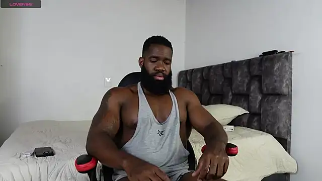 Snapshot of james_musclebbc chatting on 06-14-26, 06:03 james musclebbc online show from 06-14-26, 06:03