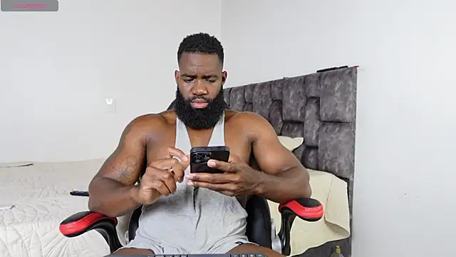Snapshot of james_musclebbc chatting on 06-14-26, 10:55 james musclebbc online show from 06-14-26, 10:55